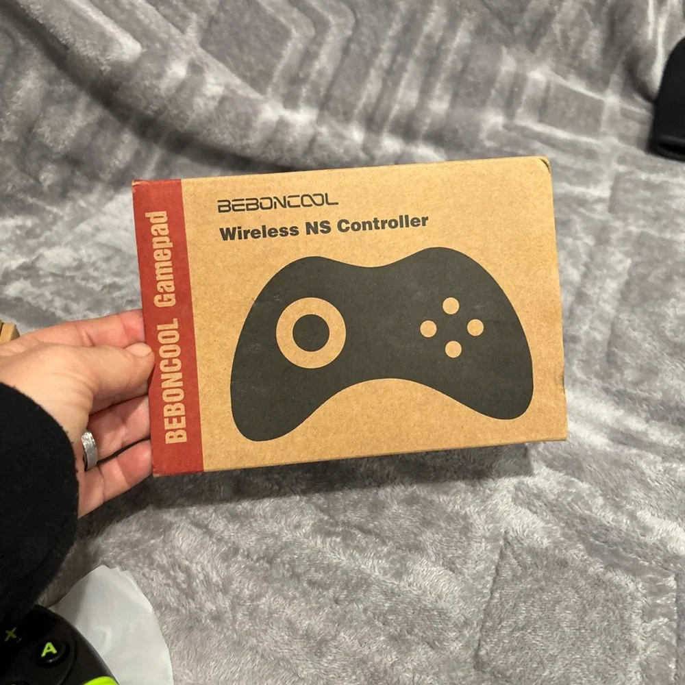 Beboncool Nintendo‎ Switch Controller- With USB Cable- Green and Black